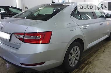 Седан Skoda Superb 2015 в Трускавце