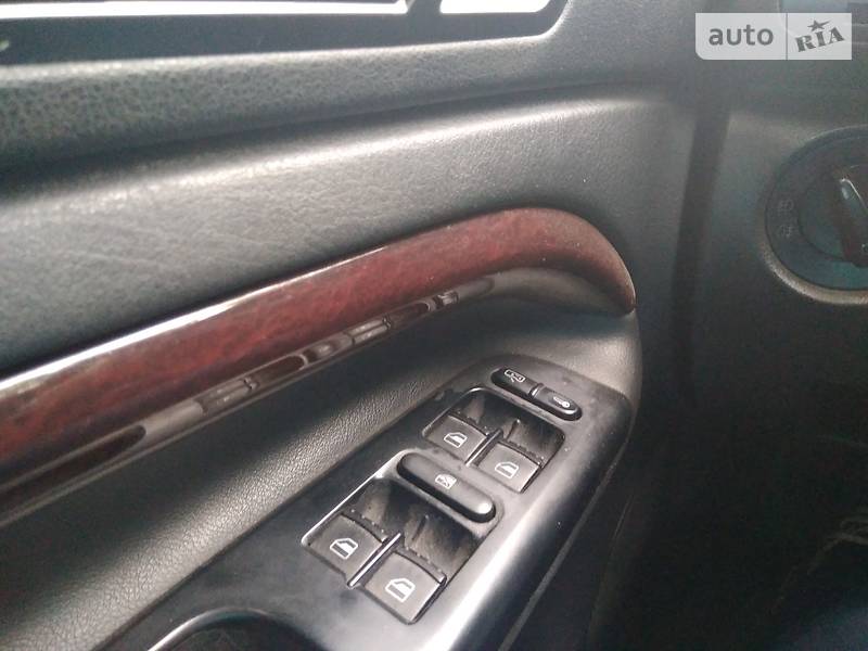 Седан Skoda Superb 2004 в Черновцах