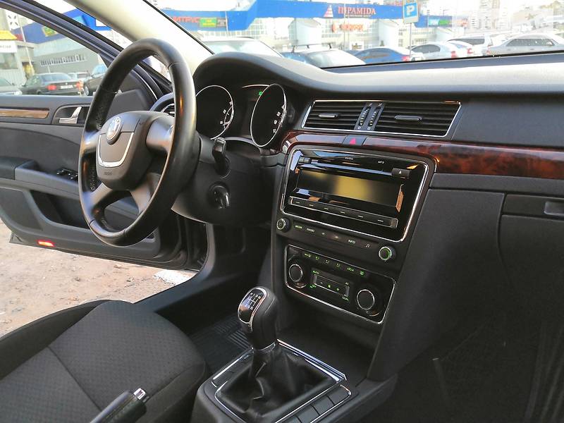 Седан Skoda Superb 2011 в Києві