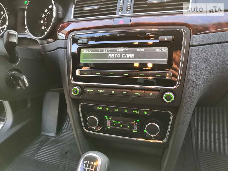 Седан Skoda Superb 2011 в Києві