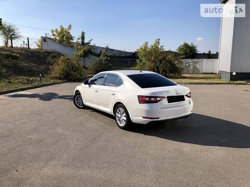 Седан Skoda Superb 2017 в Сумах
