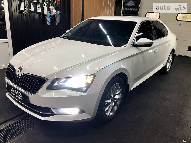 Седан Skoda Superb 2017 в Сумах