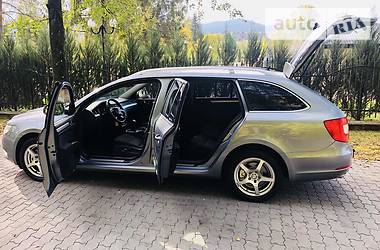 Универсал Skoda Superb 2011 в Сваляве