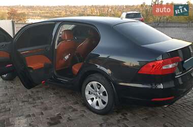 Седан Skoda Superb 2013 в Кривому Розі