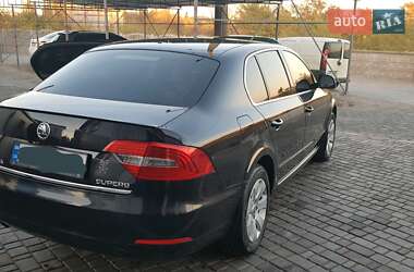 Седан Skoda Superb 2013 в Кривому Розі