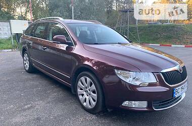 Универсал Skoda Superb 2011 в Львове