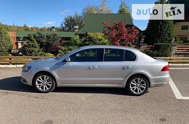 Седан Skoda Superb 2014 в Мукачевому