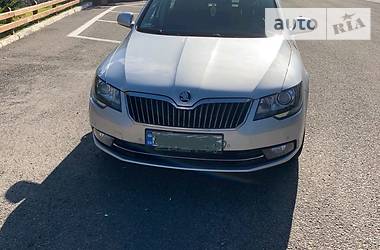 Седан Skoda Superb 2014 в Мукачевому