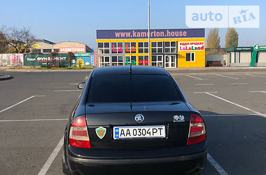 Седан Skoda Superb 2006 в Киеве