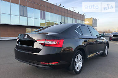 Лифтбек Skoda Superb 2018 в Киеве