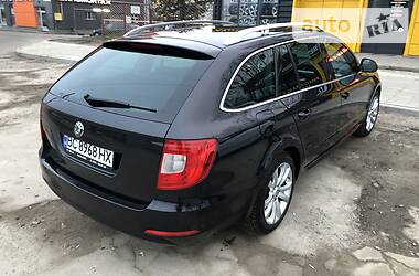 Універсал Skoda Superb 2011 в 