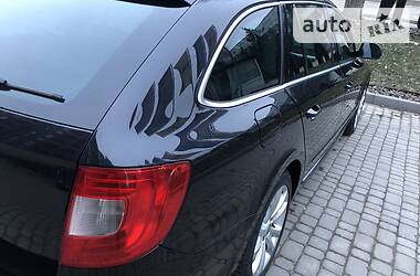 Універсал Skoda Superb 2011 в 