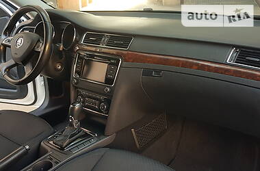 Седан Skoda Superb 2013 в 