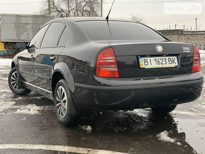 Седан Skoda Superb 2006 в Горішніх Плавнях