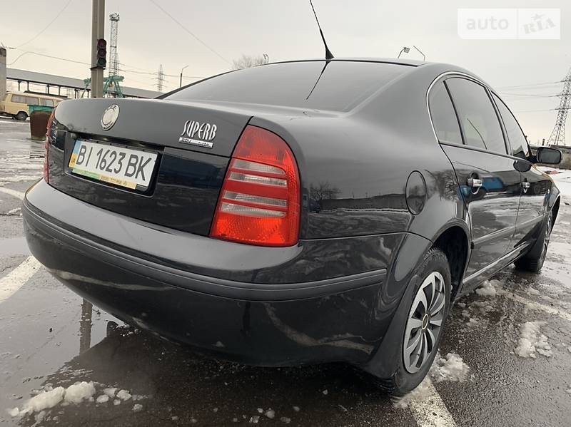 Седан Skoda Superb 2006 в Горішніх Плавнях