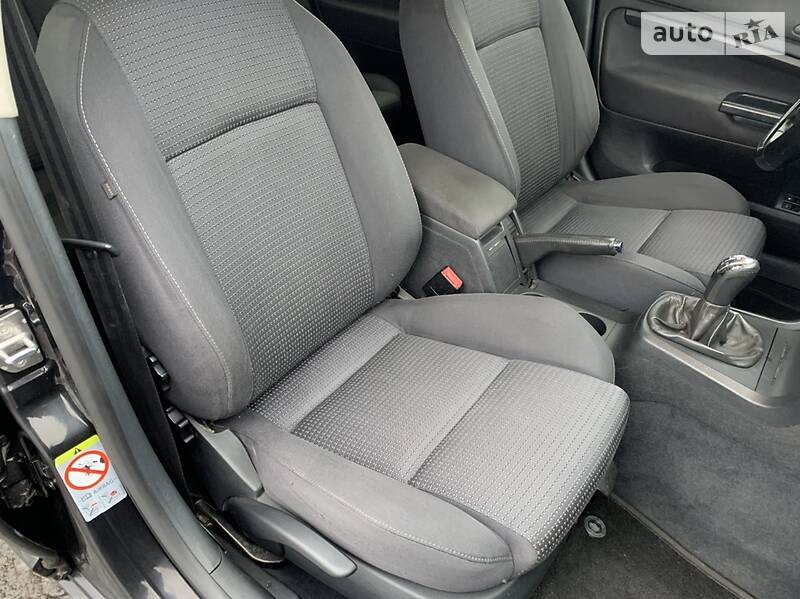 Седан Skoda Superb 2006 в Горішніх Плавнях
