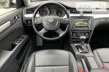 Універсал Skoda Superb 2011 в 