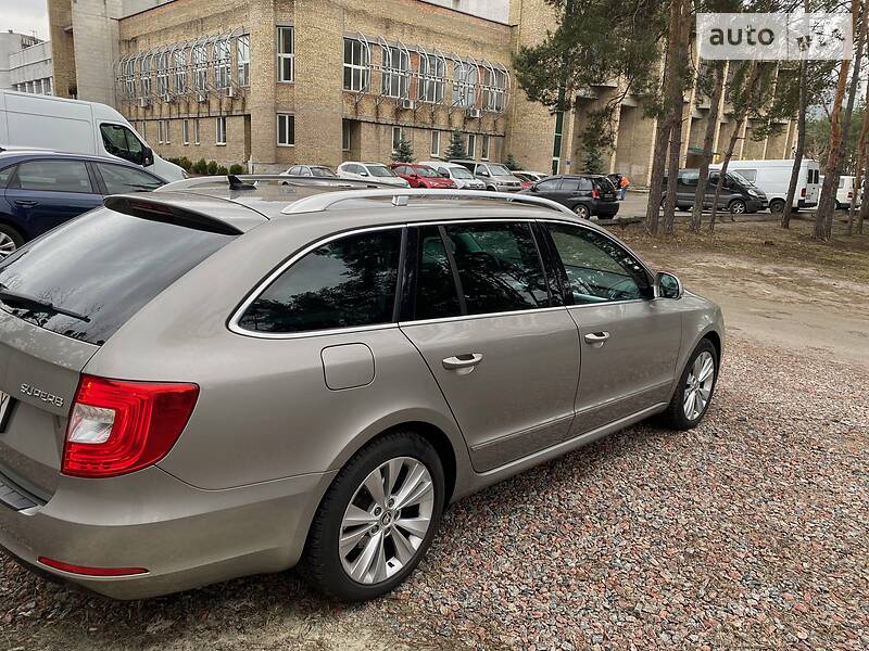 Універсал Skoda Superb 2013 в Києві