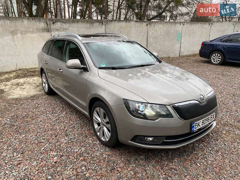 Універсал Skoda Superb 2013 в Києві