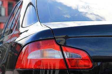 Седан Skoda Superb 2010 в 