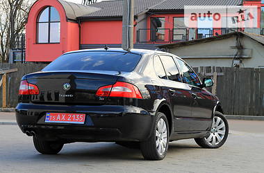 Седан Skoda Superb 2010 в 