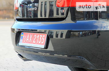 Седан Skoda Superb 2010 в 