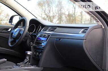 Седан Skoda Superb 2010 в 