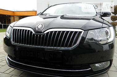 Седан Skoda Superb 2014 в Ужгороде