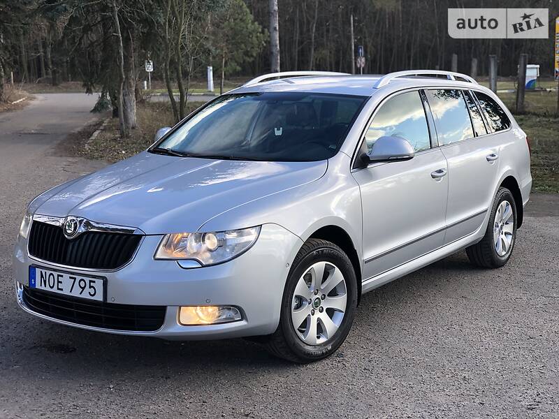 Універсал Skoda Superb 2011 в Радивиліві
