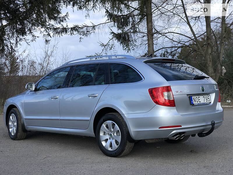 Універсал Skoda Superb 2011 в Радивиліві