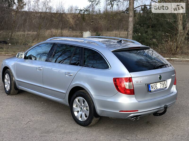 Універсал Skoda Superb 2011 в Радивиліві