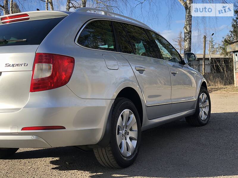 Універсал Skoda Superb 2011 в Радивиліві