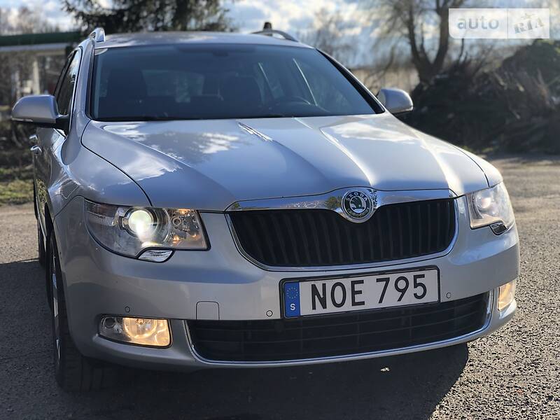 Універсал Skoda Superb 2011 в Радивиліві