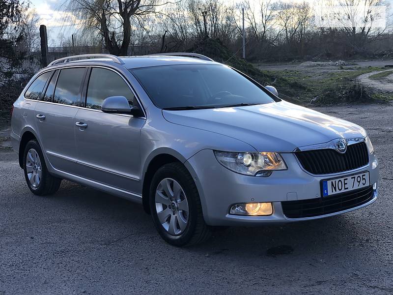 Універсал Skoda Superb 2011 в Радивиліві
