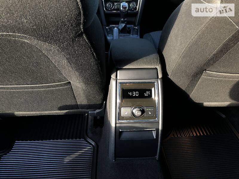 Універсал Skoda Superb 2011 в Радивиліві