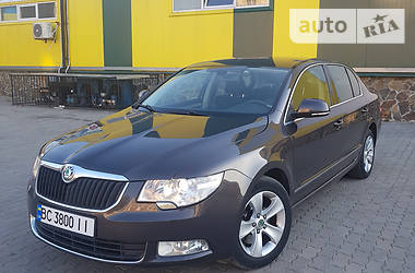 Седан Skoda Superb 2010 в Стрые