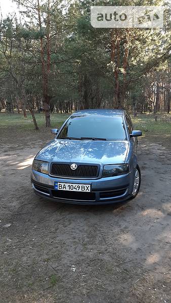 Седан Skoda Superb 2004 в Кропивницькому