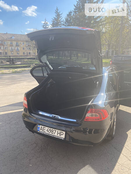 Седан Skoda Superb 2010 в Кривому Розі