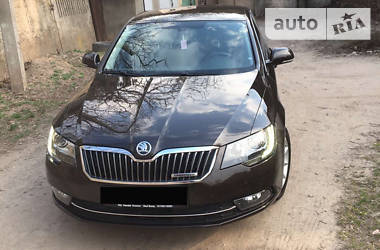 Седан Skoda Superb 2014 в 