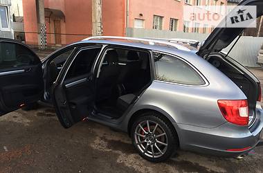 Універсал Skoda Superb 2011 в 