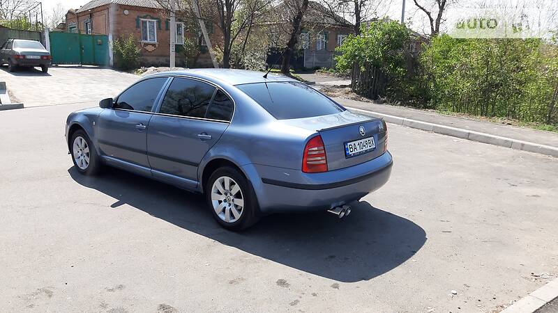 Седан Skoda Superb 2004 в Кропивницькому