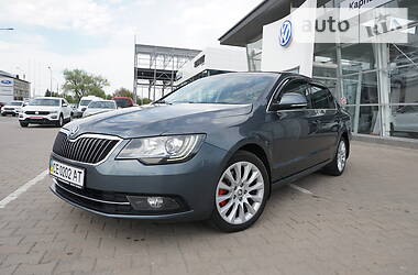 Ліфтбек Skoda Superb 2014 в 
