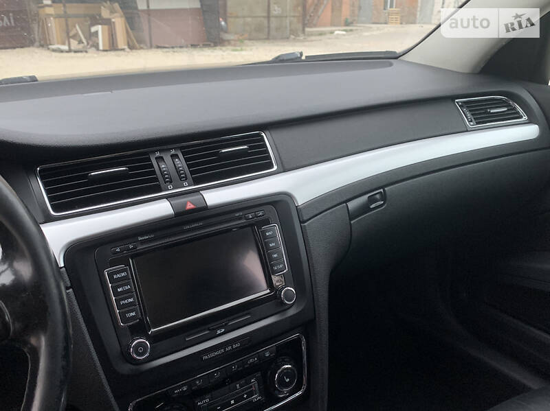 Універсал Skoda Superb 2010 в Тернополі