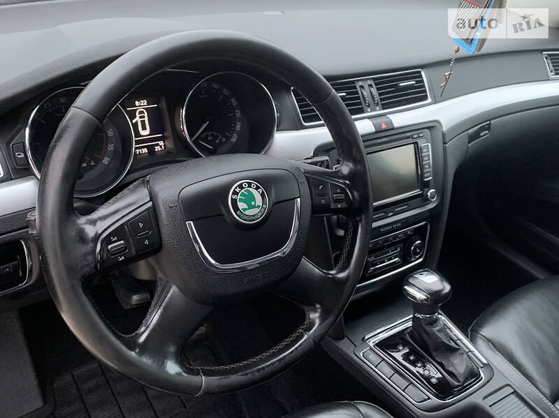 Універсал Skoda Superb 2010 в Тернополі