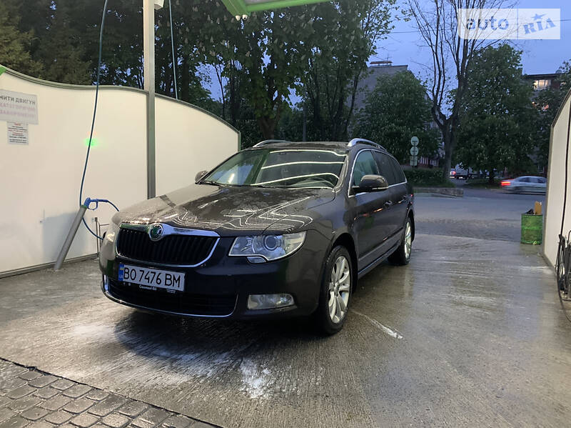 Універсал Skoda Superb 2010 в Тернополі