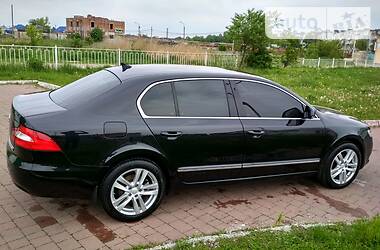 Седан Skoda Superb 2010 в 
