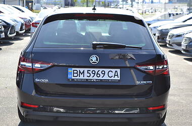 Універсал Skoda Superb 2018 в 
