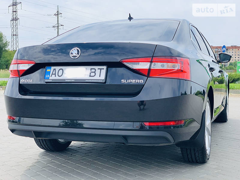 Седан Skoda Superb 2018 в Мукачево
