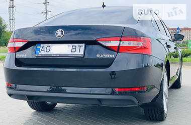 Седан Skoda Superb 2018 в 