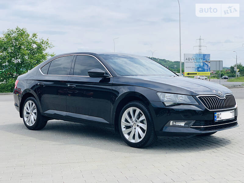 Седан Skoda Superb 2018 в Мукачево